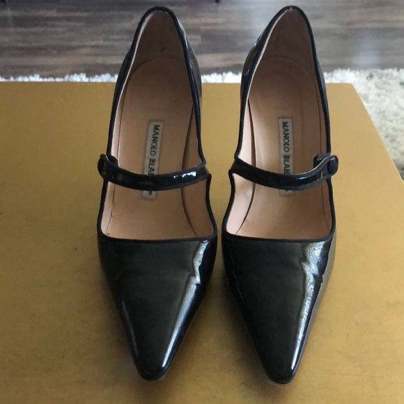 Manolo Blahnik Shoes - Manolo Blahnik patent leather pumps!